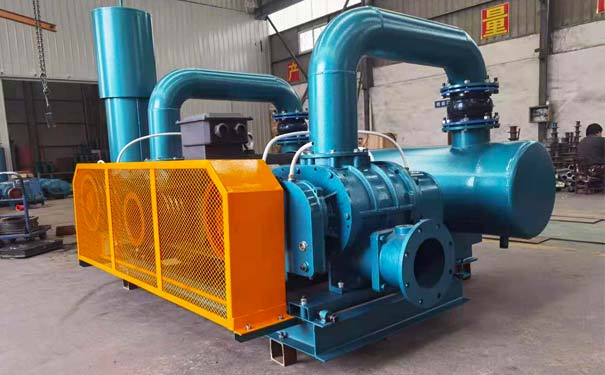  Two-stage roots blower